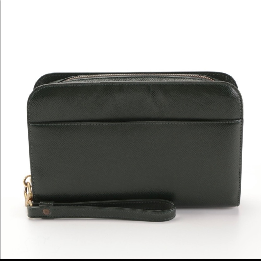 Louis Vuitton pouchette
